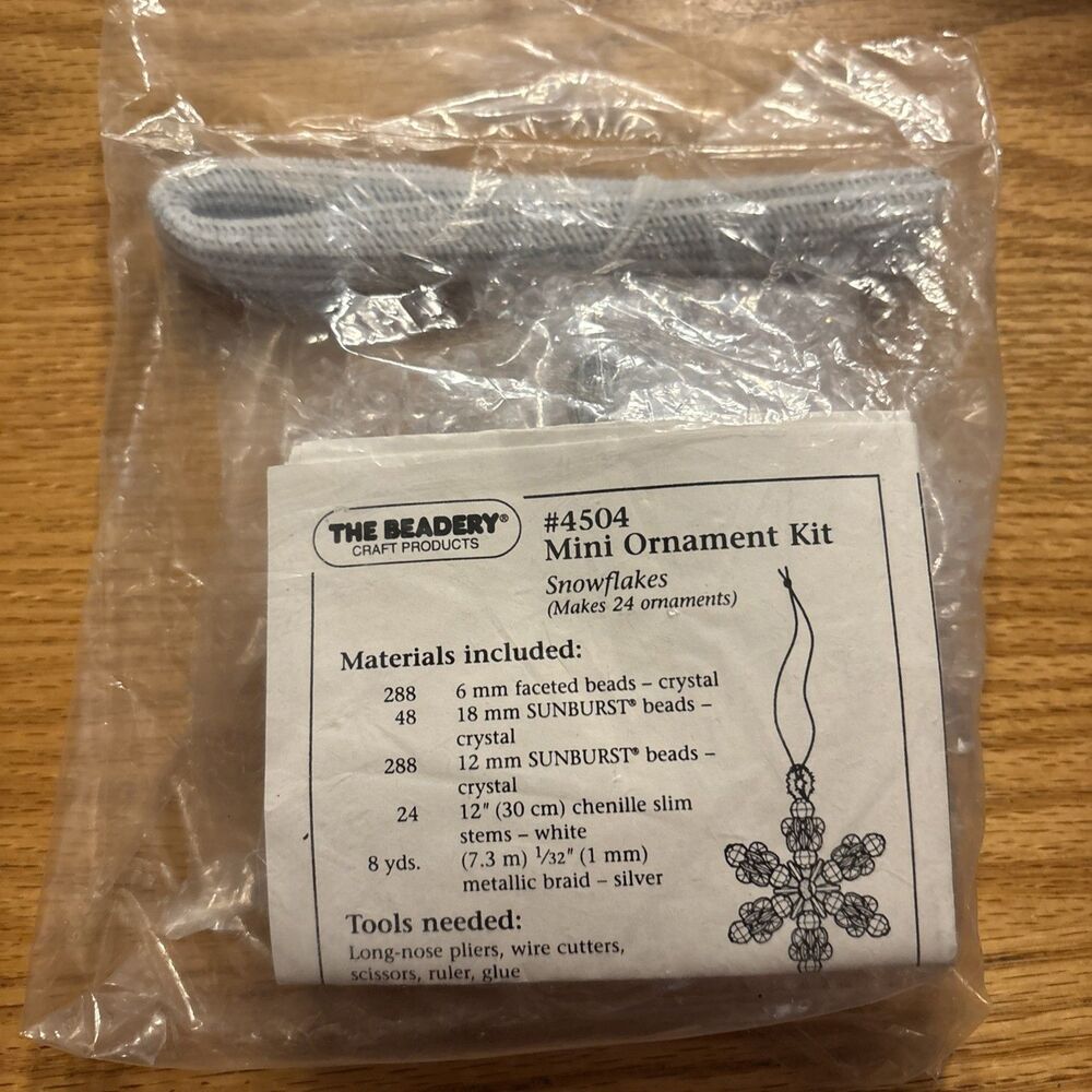 Beadery #4504 Mini Ornament Kit 24 Snowflakes NEW unopened original package